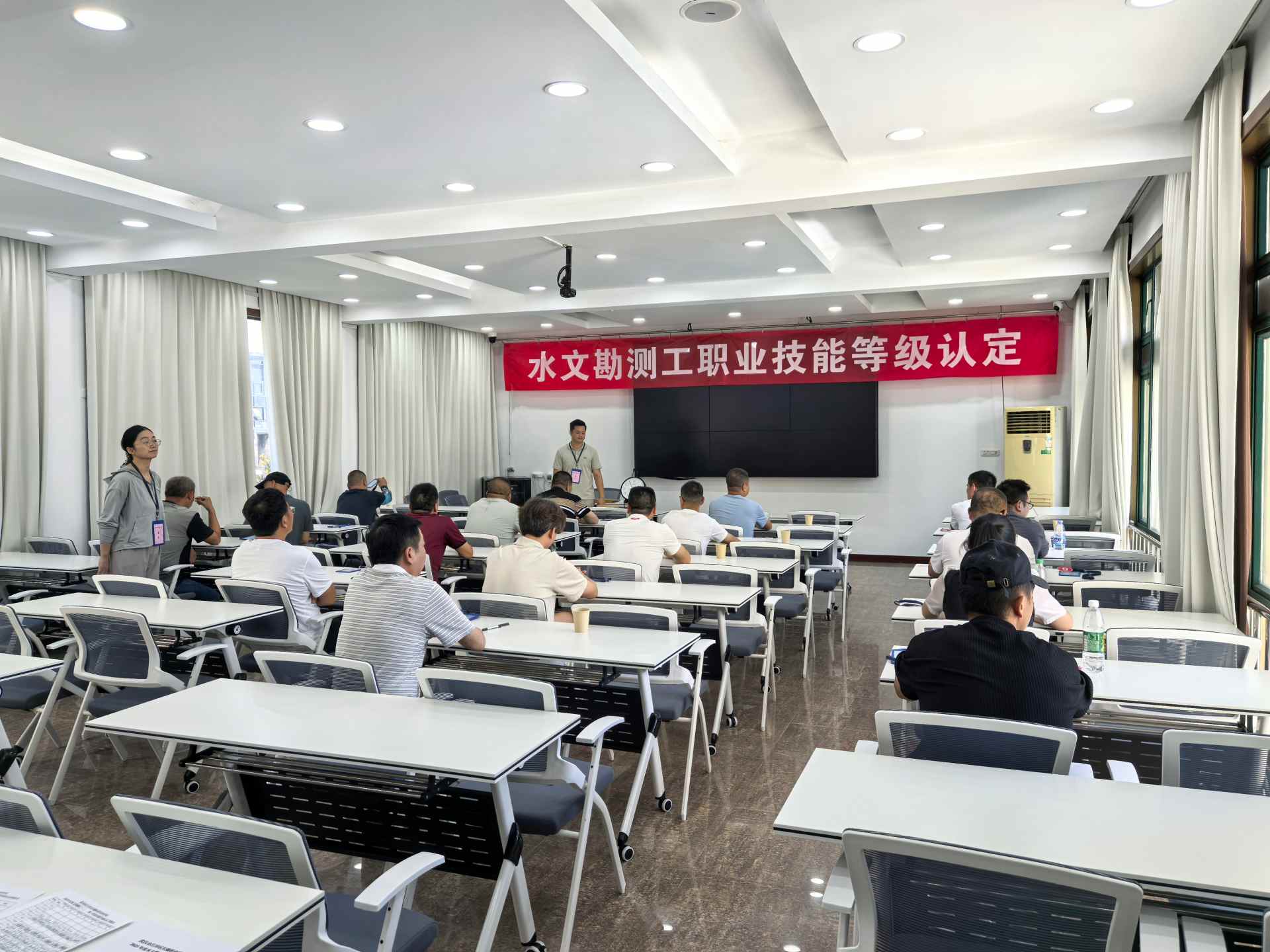 理论考试现场